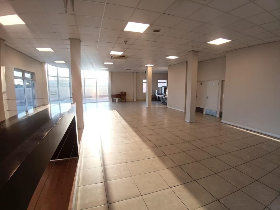 To Let Commercial Property for Rent in Royal Ascot Western Cape